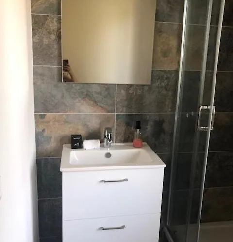 Le Cocon B - Private Parking - Quiet Apartament *